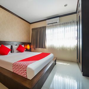 Oyo 232 Patong City Hometel